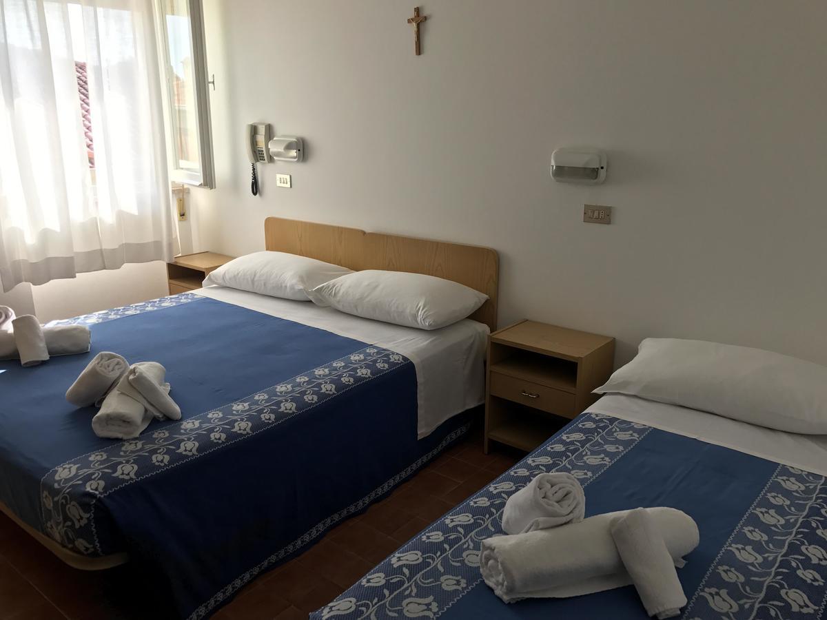 Hotel Villa Vera Rimini Ngoại thất bức ảnh